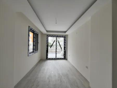 Seferihisar Camiikebir Mahallesi, Gözsüzler Caddesi Üzerinde, Bahçe Kullanımlı, Geniş Teraslı, 2+1 Sıfır Daire