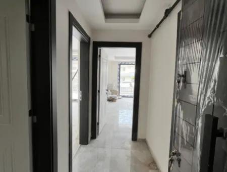 Seferihisar Camiikebir Mahallesi, Gözsüzler Caddesi Üzerinde, Bahçe Kullanımlı, Geniş Teraslı, 2+1 Sıfır Daire