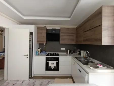 Seferihisar Çolakibrahimbey Mahallesinde, Eylül Life Sitesi'nde, Köşe Konumda, Lüks Mimarili Satılık 1+1 Daire