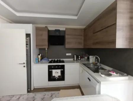 Seferihisar Çolakibrahimbey Mahallesinde, Eylül Life Sitesi'nde, Köşe Konumda, Lüks Mimarili Satılık 1+1 Daire