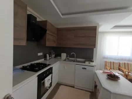 Seferihisar Çolakibrahimbey Mahallesinde, Eylül Life Sitesi'nde, Köşe Konumda, Lüks Mimarili Satılık 1+1 Daire