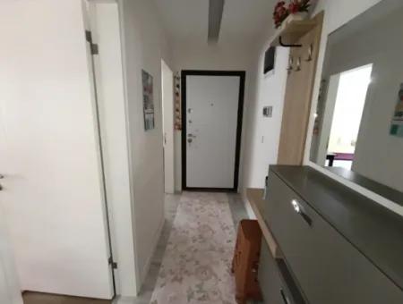 Seferihisar Çolakibrahimbey Mahallesinde, Eylül Life Sitesi'nde, Köşe Konumda, Lüks Mimarili Satılık 1+1 Daire