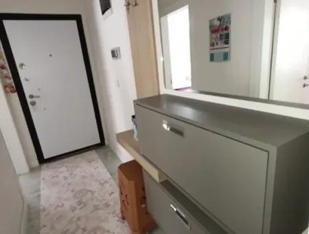 Seferihisar Çolakibrahimbey Mahallesinde, Eylül Life Sitesi'nde, Köşe Konumda, Lüks Mimarili Satılık 1+1 Daire