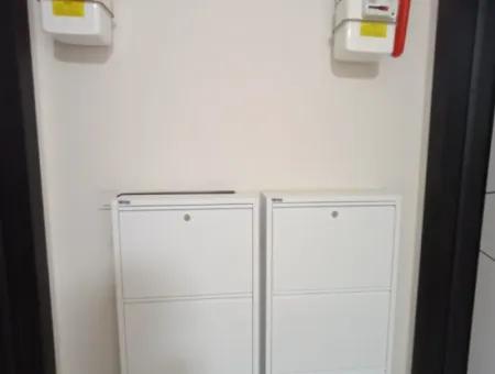 Seferihisar Çolakibrahimbey Mahallesinde, Eylül Life Sitesi'nde, Köşe Konumda, Lüks Mimarili Satılık 1+1 Daire