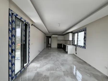 Seferihisar Camiikebir Mahallesi, Gözsüzler Caddesi Üzerinde, 2. Kat, Geniş Balkonlu, 2+1 Sıfır Daire
