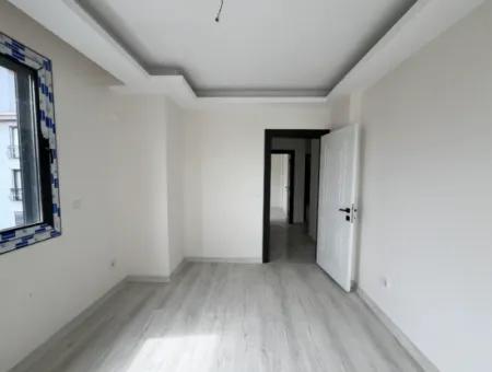 Seferihisar Camiikebir Mahallesi, Gözsüzler Caddesi Üzerinde, 2. Kat, Geniş Balkonlu, 2+1 Sıfır Daire