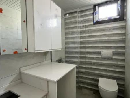 Seferihisar Camiikebir Mahallesi, Gözsüzler Caddesi Üzerinde, 2. Kat, Geniş Balkonlu, 2+1 Sıfır Daire