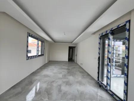 Seferihisar Camiikebir Mahallesi, Gözsüzler Caddesi Üzerinde, 2. Kat, Geniş Balkonlu, 2+1 Sıfır Daire