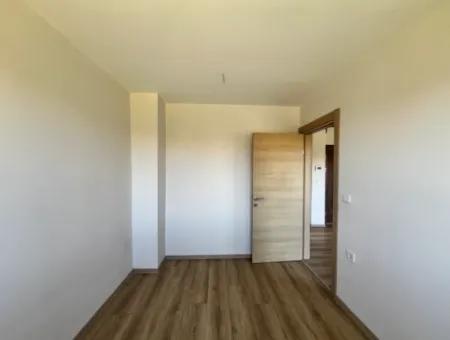 Camiikebir Mahallesi’nde, Geniş Balkonlu, 2+1 Kiralık Daire