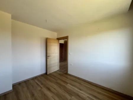Camiikebir Mahallesi’nde, Geniş Balkonlu, 2+1 Kiralık Daire
