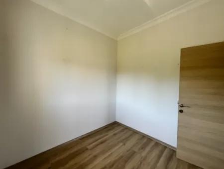 Camiikebir Mahallesi’nde, Geniş Balkonlu, 2+1 Kiralık Daire