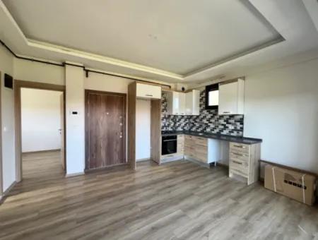 Camiikebir Mahallesi’nde, Geniş Balkonlu, 2+1 Kiralık Daire