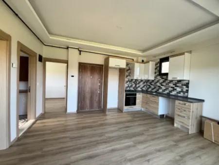 Camiikebir Mahallesi’nde, Geniş Balkonlu, 2+1 Kiralık Daire