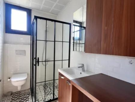 Camiikebir Mahallesi’nde, Geniş Balkonlu, 2+1 Kiralık Daire