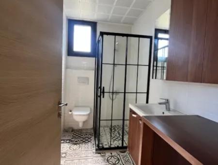 Camiikebir Mahallesi’nde, Geniş Balkonlu, 2+1 Kiralık Daire