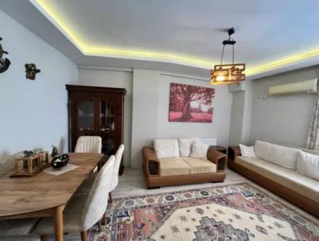 Seferihisar Hıdırlık Mahallesi'nde, Şehir Merkezine Yakın, 2+1 Kiralık Daire