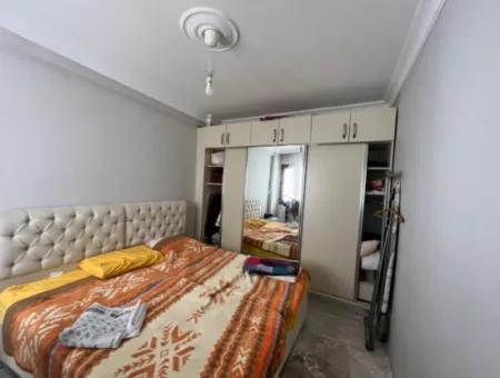 Seferihisar Hıdırlık Mahallesi'nde, Şehir Merkezine Yakın, 2+1 Kiralık Daire