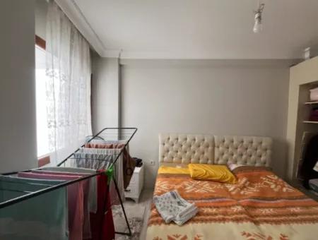Seferihisar Hıdırlık Mahallesi'nde, Şehir Merkezine Yakın, 2+1 Kiralık Daire