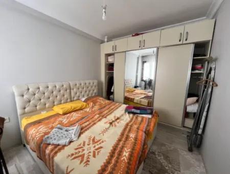 Seferihisar Hıdırlık Mahallesi'nde, Şehir Merkezine Yakın, 2+1 Kiralık Daire
