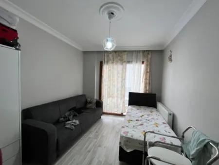 Seferihisar Hıdırlık Mahallesi'nde, Şehir Merkezine Yakın, 2+1 Kiralık Daire