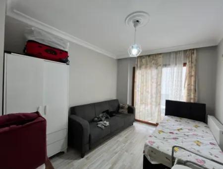 Seferihisar Hıdırlık Mahallesi'nde, Şehir Merkezine Yakın, 2+1 Kiralık Daire