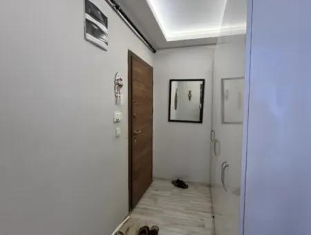 Seferihisar Hıdırlık Mahallesi'nde, Şehir Merkezine Yakın, 2+1 Kiralık Daire