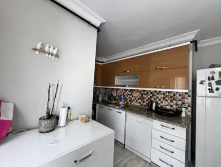 Seferihisar Hıdırlık Mahallesi'nde, Şehir Merkezine Yakın, 2+1 Kiralık Daire