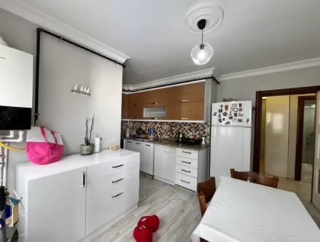 Seferihisar Hıdırlık Mahallesi'nde, Şehir Merkezine Yakın, 2+1 Kiralık Daire