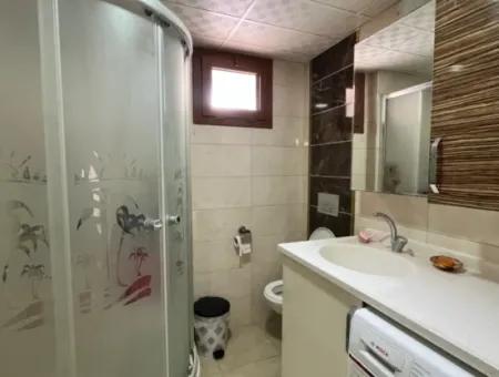 Seferihisar Hıdırlık Mahallesi'nde, Şehir Merkezine Yakın, 2+1 Kiralık Daire