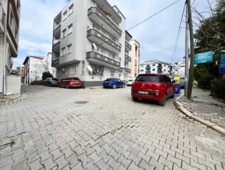 Seferihisar Hıdırlık Mahallesi'nde, Şehir Merkezine Yakın, 2+1 Kiralık Daire