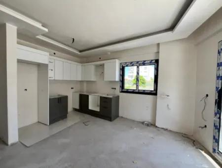 Seferihisar Hıdırlık Mahallesi’nde Satılık 1+1 Köşe Konumda Daire
