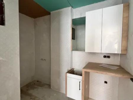 Seferihisar Hıdırlık Mahallesi’nde Satılık 1+1 Köşe Konumda Daire