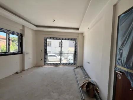Seferihisar Hıdırlık Mahallesi’nde Satılık 1+1 Köşe Konumda Daire