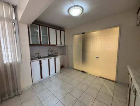 Alsancak’ın Gözdesi Gül Sokak Yakınında Kiralık Ofis!