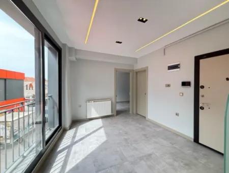 Seferihisar Camikebir Mahallesi'nde Merkezi Konumlu Kiralık Ofis – Sıfır Bina, Sıfır Kullanım