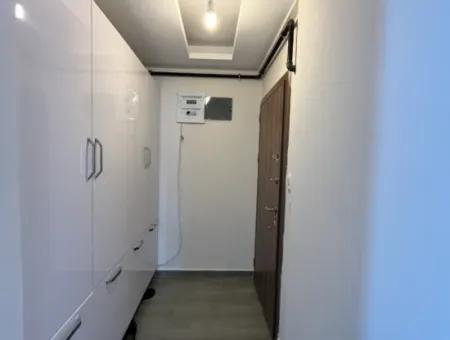 Seferihisar Camikebir Mahallesi'nde Site İçerisinde, Geniş Kullanımlı Satılık Daire