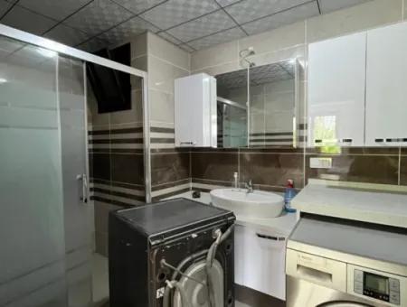 Seferihisar Camikebir Mahallesi'nde Site İçerisinde, Geniş Kullanımlı Satılık Daire