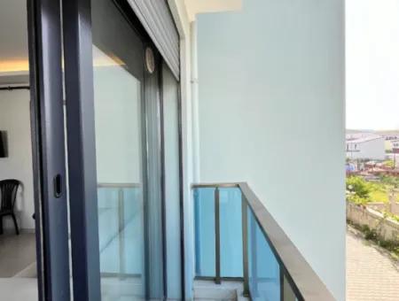 Seferihisar Camikebir Mahallesi'nde Site İçerisinde, Geniş Kullanımlı Satılık Daire