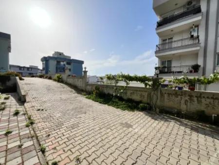 Seferihisar Camikebir Mahallesi'nde Site İçerisinde, Geniş Kullanımlı Satılık Daire