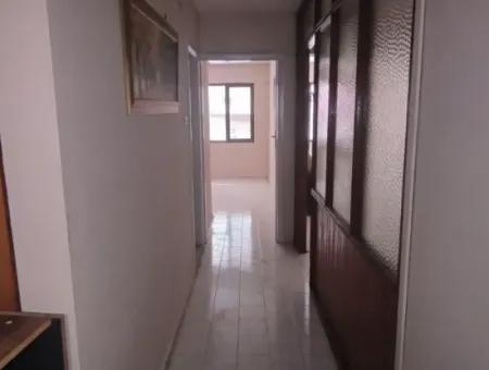 Alsancak Fuar Caddesinde,1.Kat Asansörlü  Yeni Boyalı 2+1 Kiralık Daire!