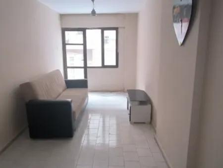 Alsancak Fuar Caddesinde,1.Kat Asansörlü  Yeni Boyalı 2+1 Kiralık Daire!