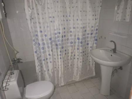 Alsancak Fuar Caddesinde,1.Kat Asansörlü  Yeni Boyalı 2+1 Kiralık Daire!