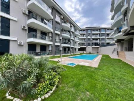 Seferihisar Camikebir Mahallesi Karakayalar Mevkiinde, Site Konforunda Geniş Ve Aydınlık 3+1 Sıfır Daire!