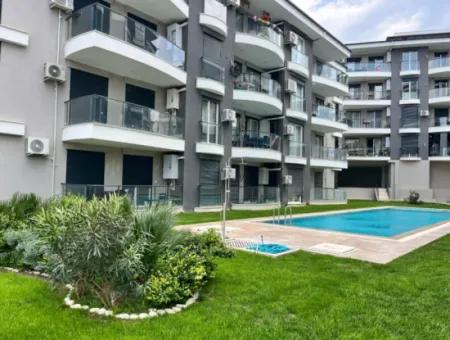 Seferihisar Camikebir Mahallesi Karakayalar Mevkiinde, Site Konforunda Geniş Ve Aydınlık 3+1 Sıfır Daire!