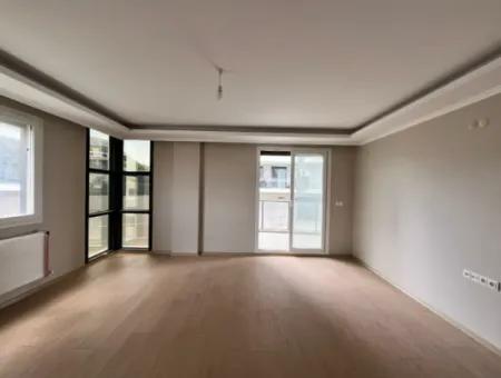 Seferihisar Camikebir Mahallesi Karakayalar Mevkiinde, Site Konforunda Geniş Ve Aydınlık 3+1 Sıfır Daire!