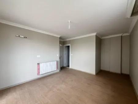 Seferihisar Camikebir Mahallesi Karakayalar Mevkiinde, Site Konforunda Geniş Ve Aydınlık 3+1 Sıfır Daire!