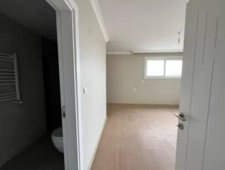 Seferihisar Camikebir Mahallesi Karakayalar Mevkiinde, Site Konforunda Geniş Ve Aydınlık 3+1 Sıfır Daire!