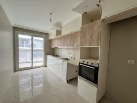 Seferihisar Camikebir Mahallesi Karakayalar Mevkiinde, Site Konforunda Geniş Ve Aydınlık 3+1 Sıfır Daire!