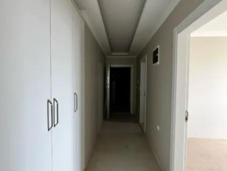 Seferihisar Camikebir Mahallesi Karakayalar Mevkiinde, Site Konforunda Geniş Ve Aydınlık 3+1 Sıfır Daire!