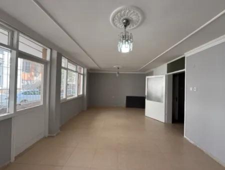 Karabağlar Sarıyer Mahallesinde Geniş Ve Kullanışlı 3+1 Satılık Daire